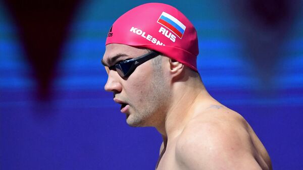 Климент Колесников (Москва) перед финальным заплывом на 100 метров на спине среди мужчин на чемпионате России по плаванию в Казани.