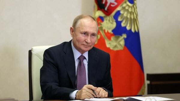 LIVE: Путин на церемонии закладки атомных ледоколов Урал и Якутия