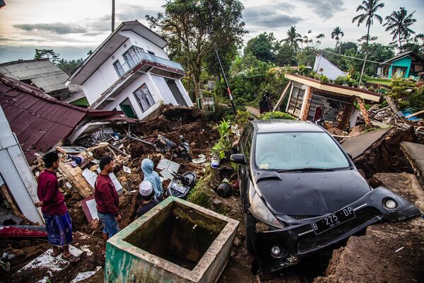 Землетрясение в Джакарте сейчас и землетрясение на Западной Яве (2022 г.)