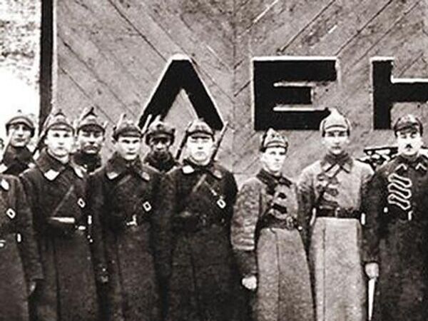 Выставка Тайны прощания с вождем. Режиссура, декорации, действующие лица Выставка Тайны прощания с вождем. Режиссура, декорации, действующие лица