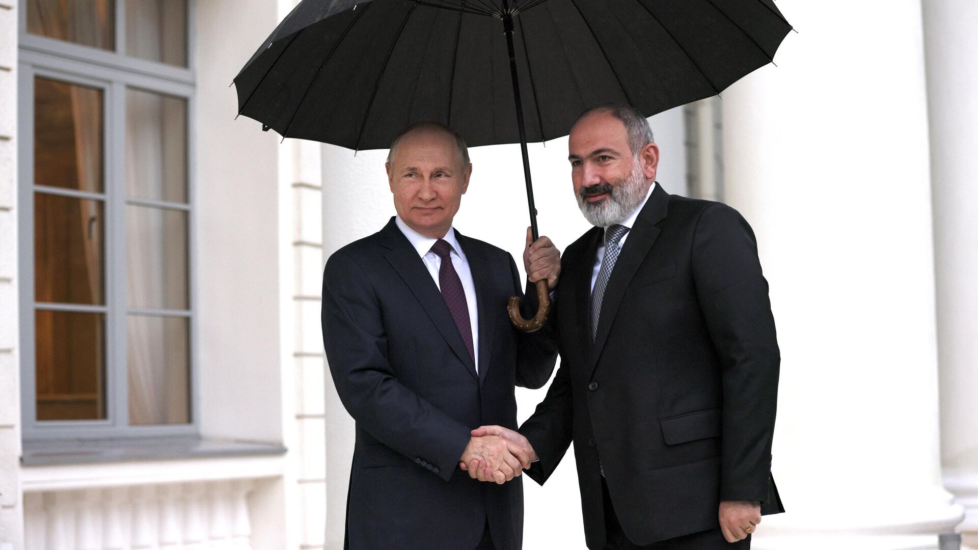 Президент РФ Владимир Путин и премьер-министр Армении Никол Пашинян - РИА Новости, 1920, 13.10.2023