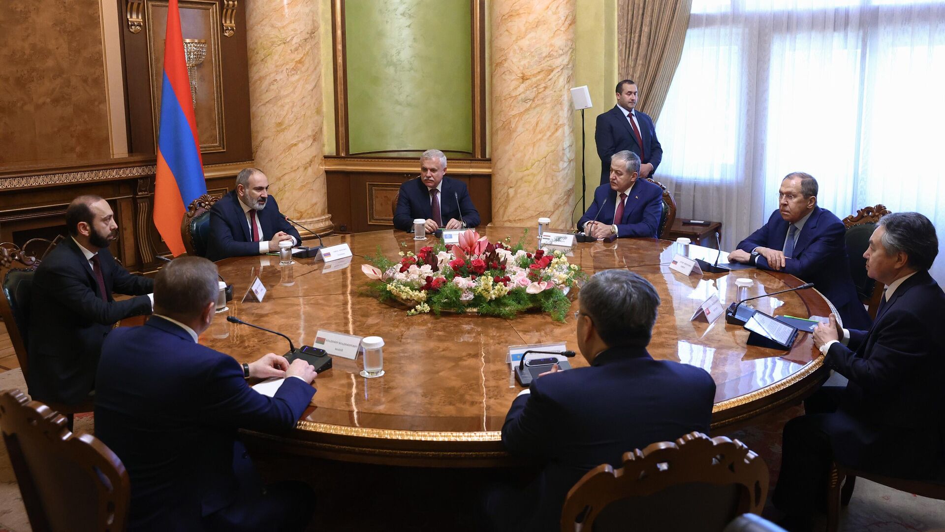 Встреча глав делегаций ОДКБ с премьер-министром Армении Николом Пашиняном в Ереване - РИА Новости, 1920, 23.11.2022