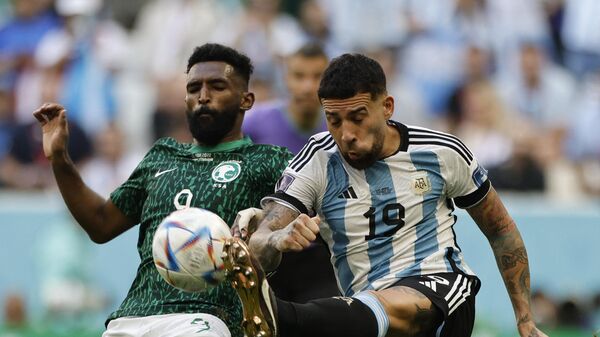 Игровой момент матча Аргентины с Саудовской Аравией на чемпионате мира по футболу в Катаре