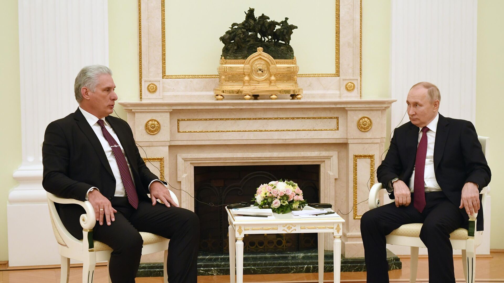 Президент РФ Владимир Путин и президент Республики Куба Мигель Диас-Канель Бермудес во время встречи0