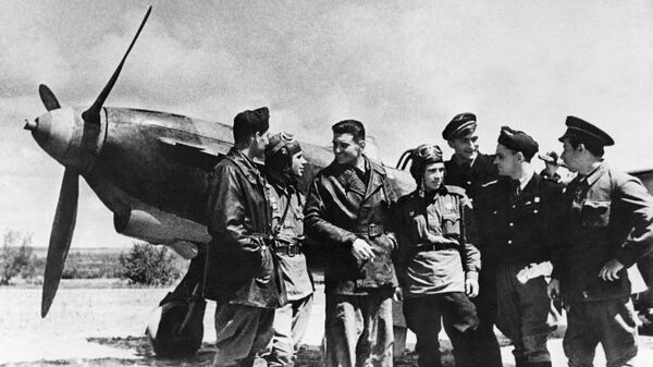 Советские и французские летчики эскадрильи Нормандия — Неман
