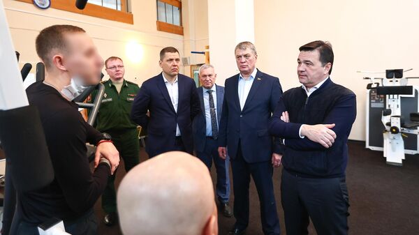 Андрей Воробьев навестил участников СВО, лечащихся в санатории Горки