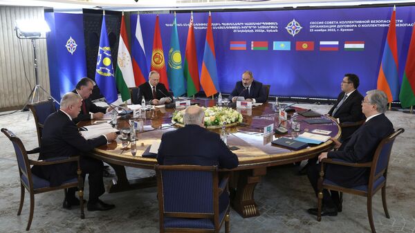 Президент РФ Владимир Путин принимает участие в очередной сессии Совета коллективной безопасности ОДКБ в Ереване.