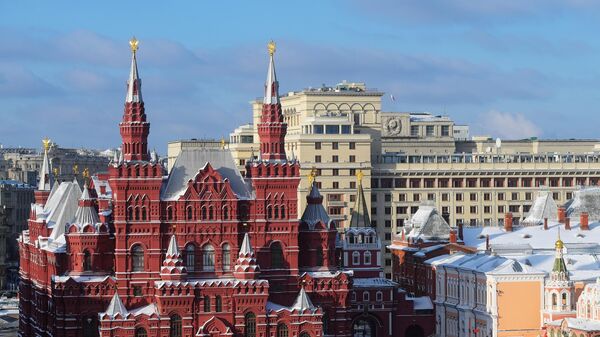Вид на центр Москвы со Спасской башни Московского Кремля