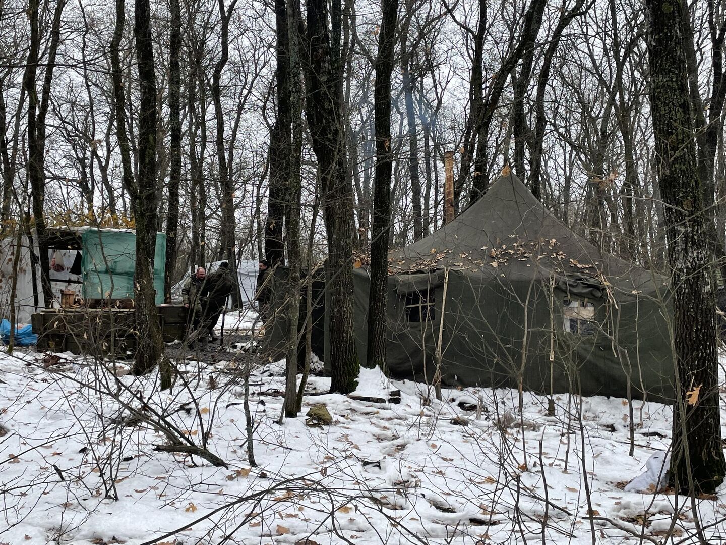 Палатки артиллеристов на сватовском рубеже Палатки артиллеристов на сватовском рубеже