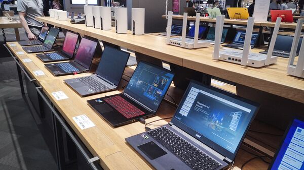 Продажа ноутбуков в магазине в Москве 
