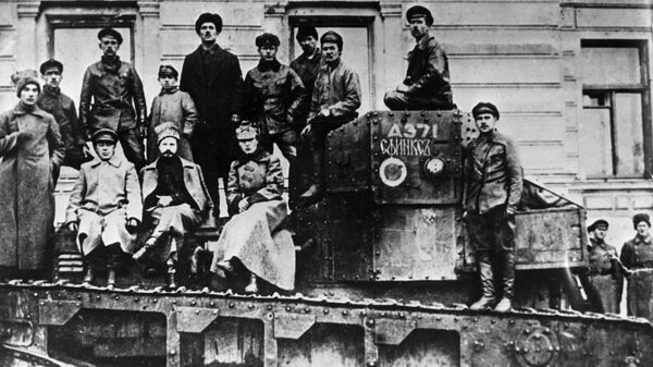 Трофейный танк МК-А Сфинкс из состава 2-го танкового отряда Русской армии на станции Снигиревка. 1920 год