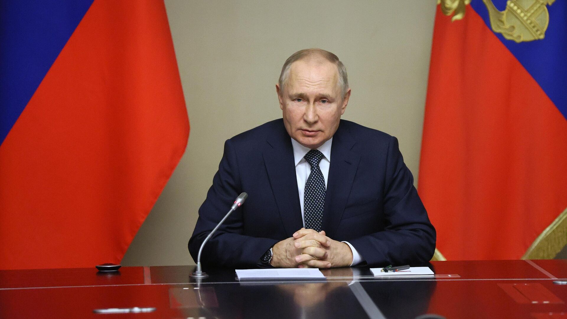 Путин поручил разработать допмеры поддержки детей в новых субъектах России