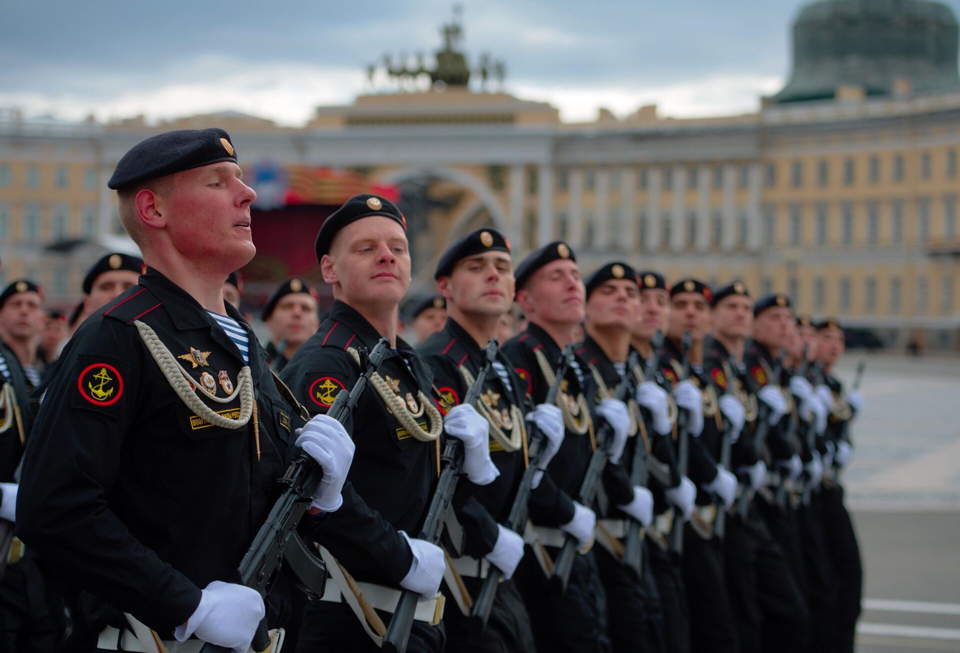 Военнослужащие на генеральной репетиции военного парада в Санкт-Петербурге - РИА Новости, 1920, 27.11.2024