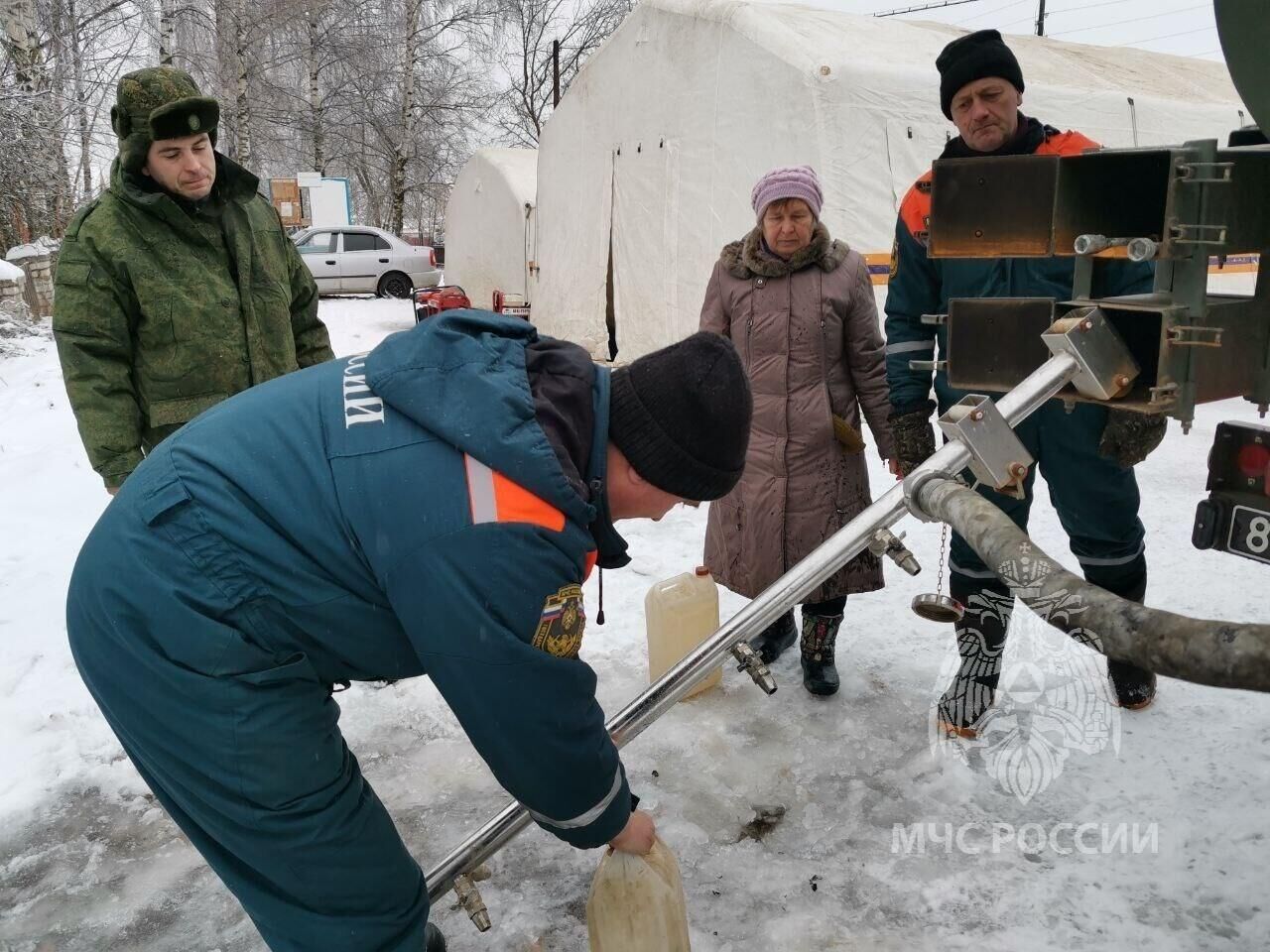 МЧС открыло пункт обогрева в Богородске, где нет света после ледяного дождя  - РИА Новости, 26.11.2022