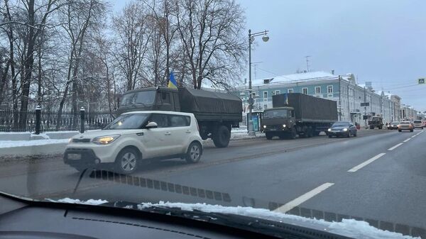 Военная техника с флагами Украины в Твери