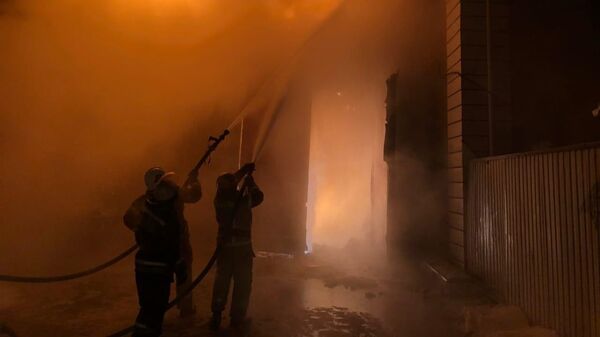 Тушение пожара в Центральном округе города Омска