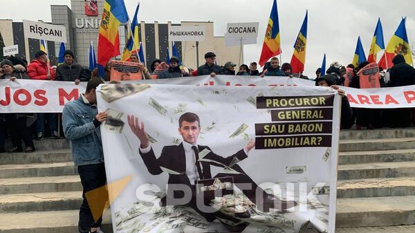 Протестующие в Кишиневе выдвинулись к зданию прокуратуры