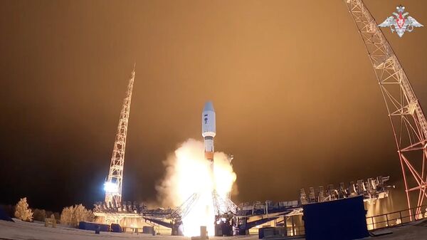 Пуск ракеты-носителя среднего класса Союз-2.1б с космодрома Плесецк. Кадр видео