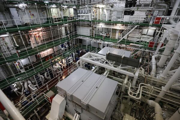 Оборудование в одном из помещений атомного ледокола класса ЛК-60Я (проект 22220) Урал