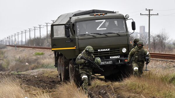 Военнослужащие Железнодорожных войск России ведут техническую разведку путей на Херсонском направлении
