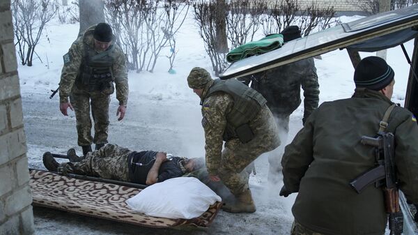 Транспортировка раненого украинского военного