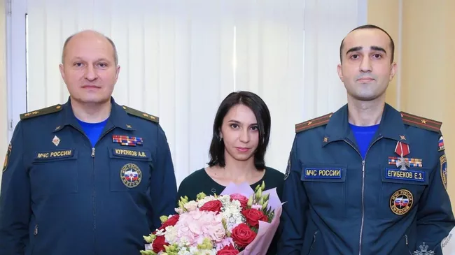 Глава МЧС Росии Александр Куренков вручил госнаграду пиротехнику Центра Лидер Егибеку Егибекову