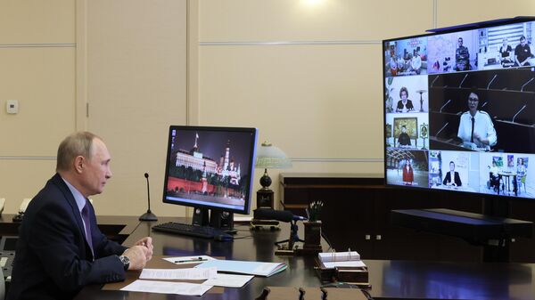 Президент РФ Владимир Путин в формате видеоконференции проводит встречу с инвалидами и представителями общественных организаций