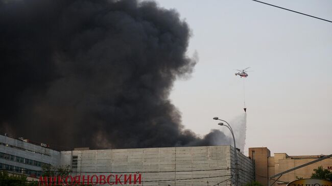 Пожар на территории Микояновского комбината в Москве