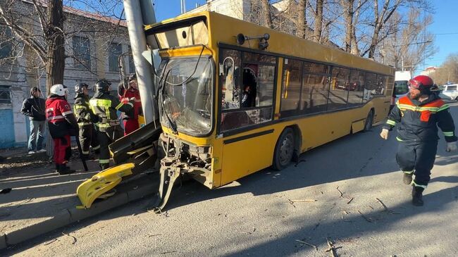 На месте ДТП с участием пассажирского автобуса в Саратове