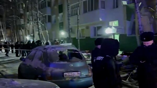 Работа следователей на месте взрыва бытового газа в Нижневартовске