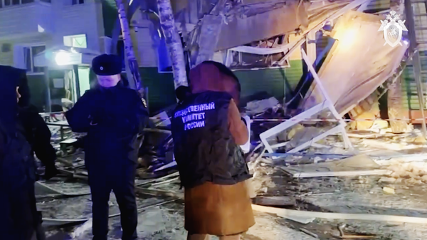 Частично обрушившийся жилой дом на улице Мира в Нижневартовске