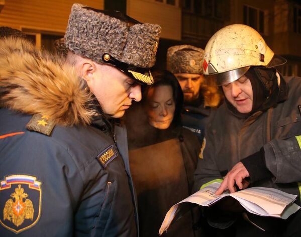 Глава МЧС РФ Александр Куренков на месте частичного обрушения жилого дома на улице Мира в Нижневартовске