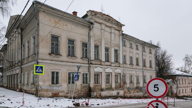 Усадьбу Соллогубов можно осмотреть лишь снаружи