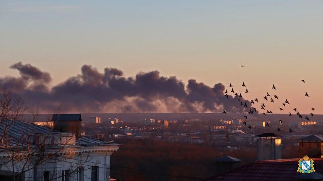 Нефтенакопитель загорелся в районе курского аэродрома в результате атаки беспилотника