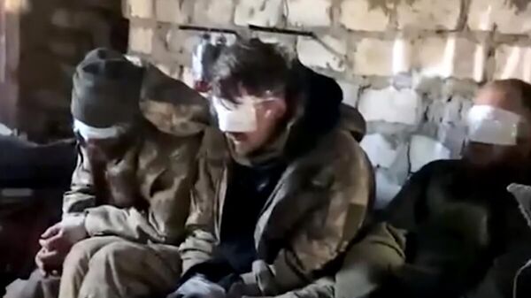 Кадр видео с пленными украинскими военными, опубликованный Telegram-каналами Герои спецоперации Z и Минобороны России