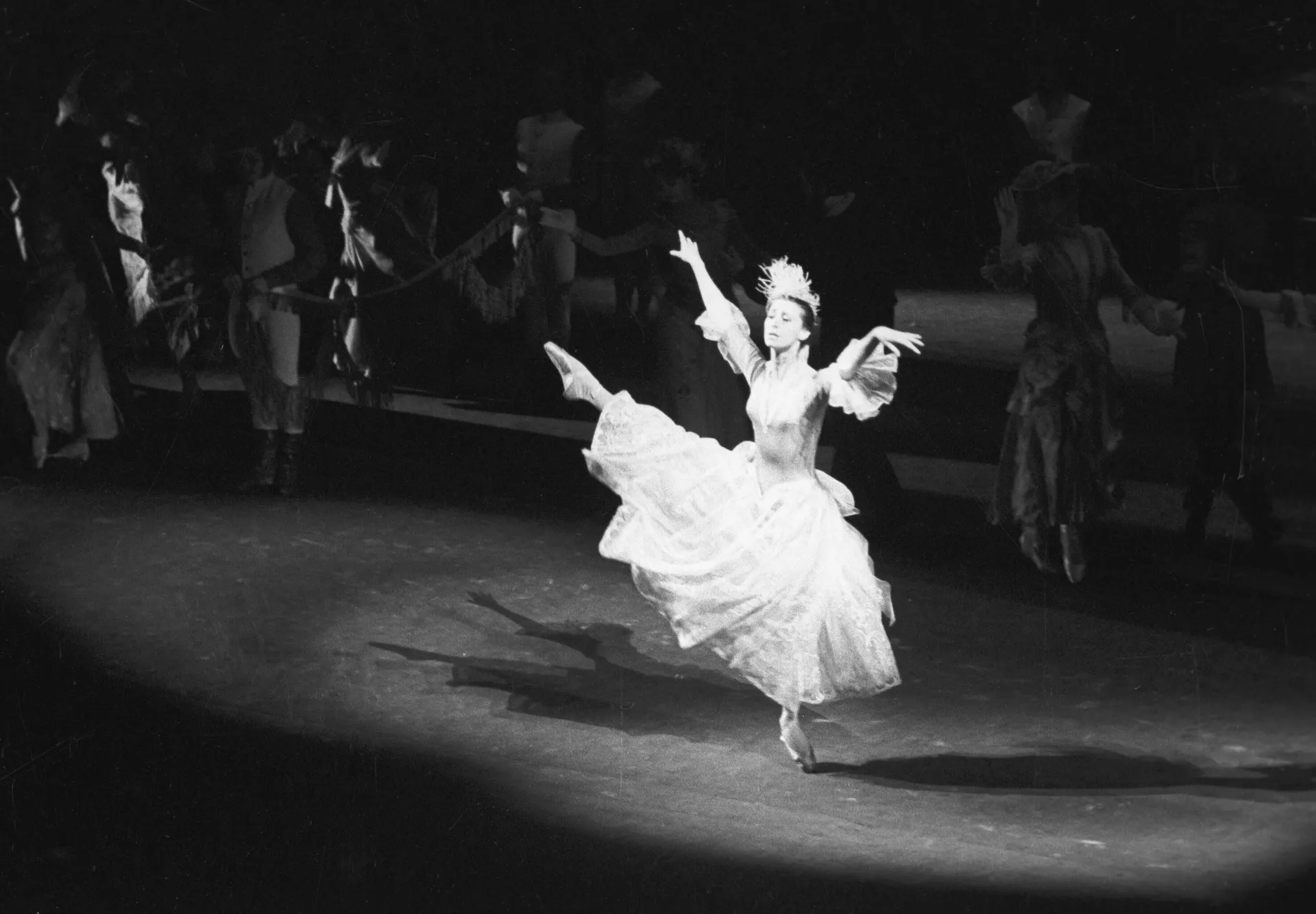 Сцена из балета `Анна Каренина`. Анна - народная артистка СССР Майя Плисецкая