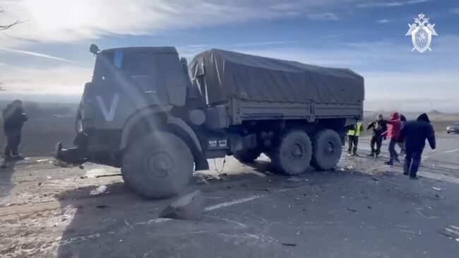 На месте ДТП между Торезом и Шахтерском в Донецкой Народной Республике. Кадр видео