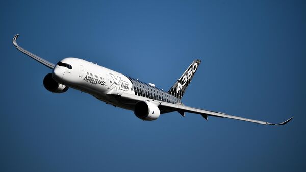 Дальнемагистральный широкофюзеляжный самолет Airbus A350-900