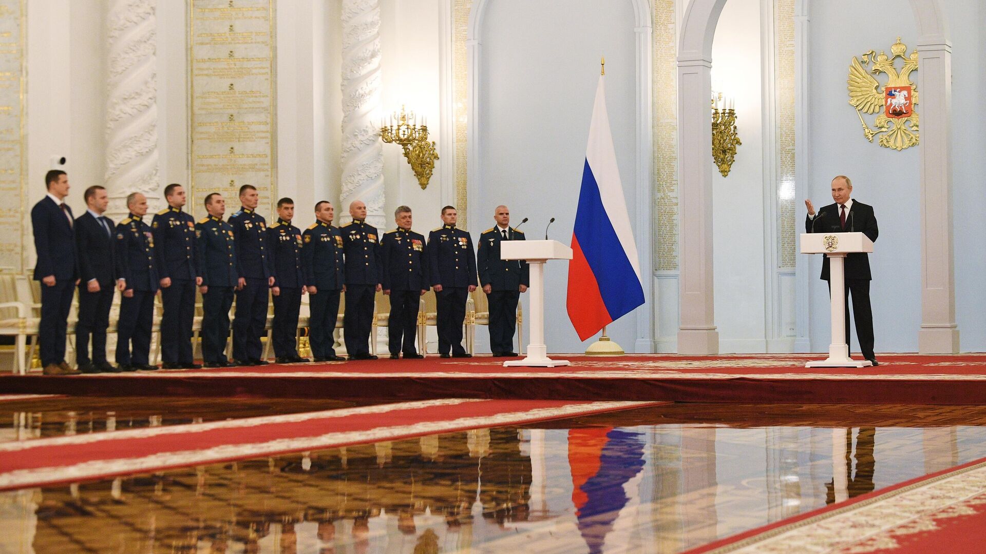 Президент РФ Владимир Путин выступает на торжественном приеме в Кремле накануне Дня Героев Отечества - РИА Новости, 1920, 08.12.2022