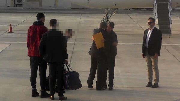 Обмен ранее осужденной в РФ гражданки США Бриттни Грайнер на отбывавшего наказание в США российского бизнесмена Виктора Бута в аэропорту Абу-Даби