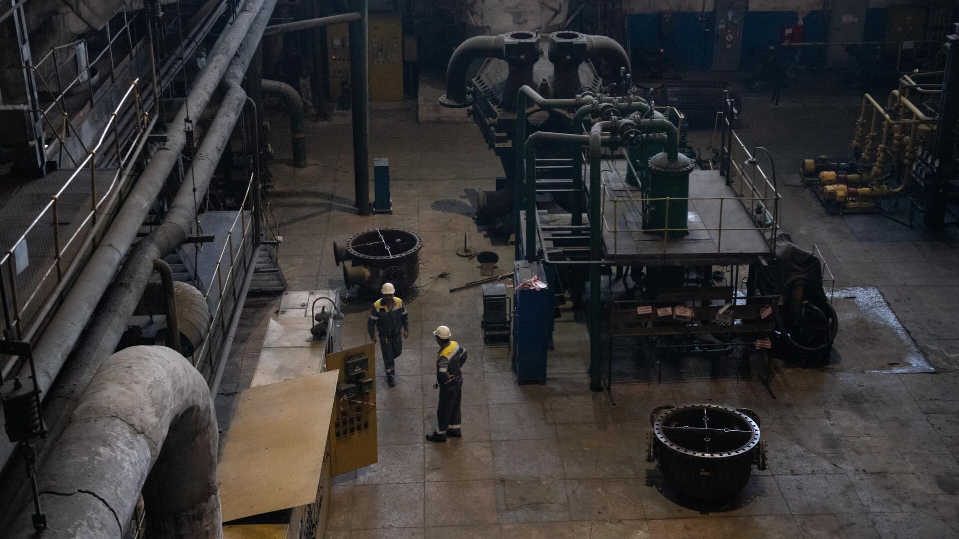 Рабочие во время восстановительных работ на Луганской тепловой электрической станции - РИА Новости, 1920, 09.12.2022
