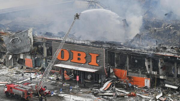Тушение пожара в магазине OBI на территории торгового центра МЕГА Химки