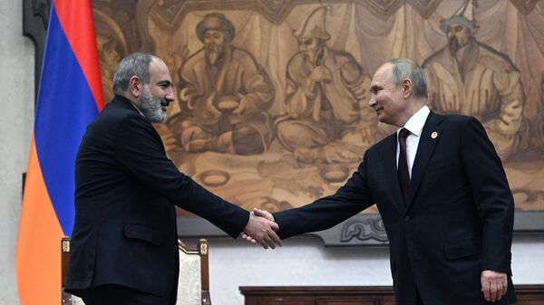 Президент России Владимир Путин и премьер-министр Армении Никол Пашинян 