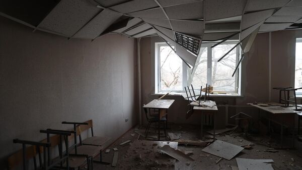 Разрушенное помещение в здании Донецкого национального университета экономики и торговли