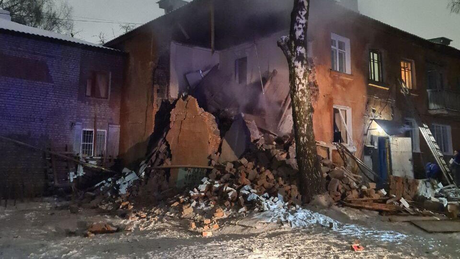 Место взрыва газа в жилом доме в Рязани - РИА Новости, 1920, 09.12.2022