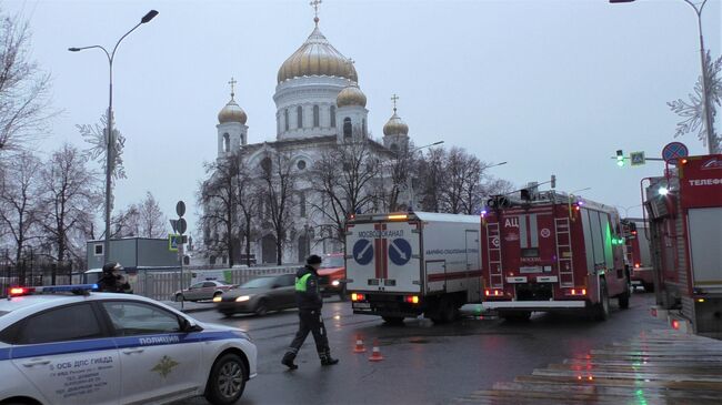 Оперативные службы на месте пожара в здании усадьбы Лопухиных в Малом Знаменском переулке