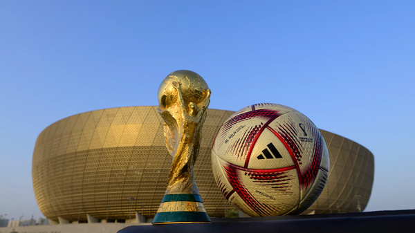 Мяч для полуфиналов и финала чемпионата мира по футболу в Катаре