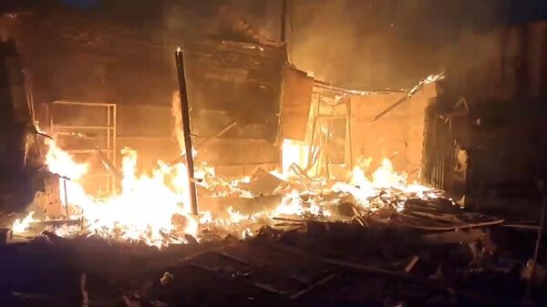 Пожар в Донецке после обстрела ВСУ