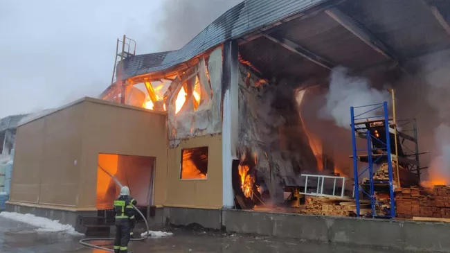 Пожар в ТЦ Стройтракт в Балашихе
