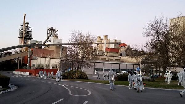 Экоактивисты на заводе La Malle, принадлежащем компании Lafarge